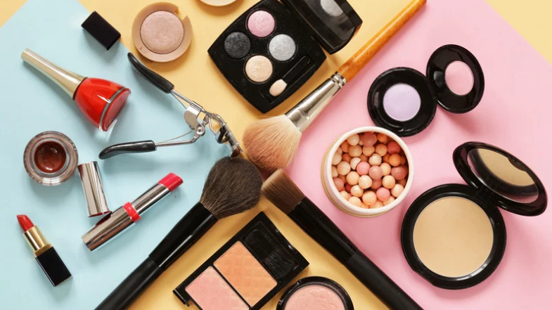 Selección de makeup con descuentos verificados